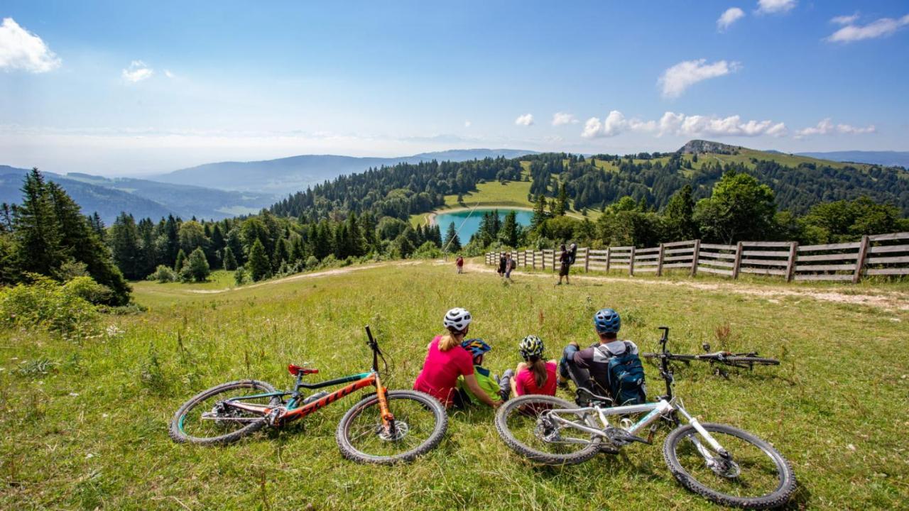 Au-Doux-Altic Chalet Romantique Avec Jacuzzi Et Sauna Métabief Exterior foto